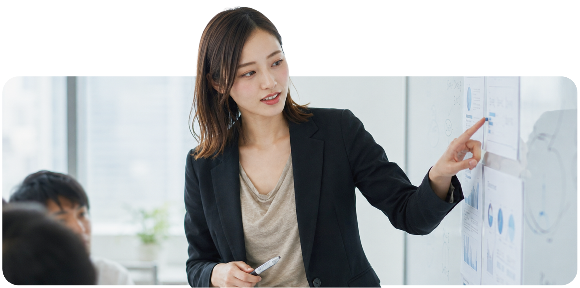 相田ちゃんが営業を支援するイメージ